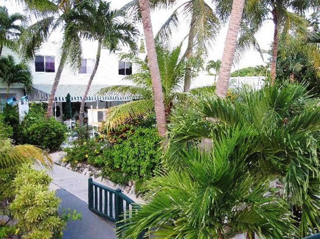 Bay View Suites Paradise Island Нассау Экстерьер фото